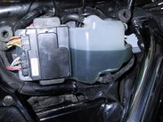 batrepl_fusebox.jpg (68196 bytes)