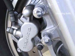 brakes_mountingbolts.jpg (33919 bytes)