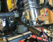 dh_swingarm_driveshafthangs8.jpg (110296 bytes)