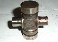 ujoint_galled.jpg (35920 bytes)